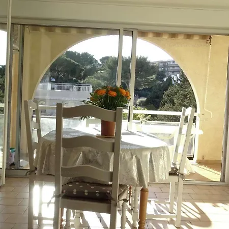 Apartment Bel T2 Climatise 40 M² Avec Terrasse, Proche Plages, Garage, - Fr-1-100-123 *