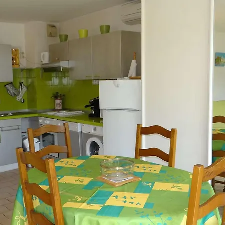 アパート Bel T2 Climatise 40 M² Avec Terrasse, Proche Plages, Garage, - Fr-1-100-123 *